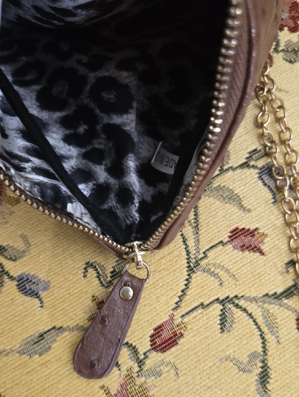 Emilio Pepe  Leather Pyramid Wristlet with Tassel And Cross Body Chain NWOT - Picture 5 of 7